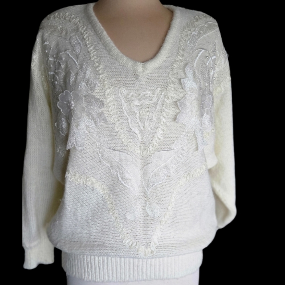 Vintage Y2K Floral Applique Embroidery V-Neck Sweater By Aldolfo Cream Size L